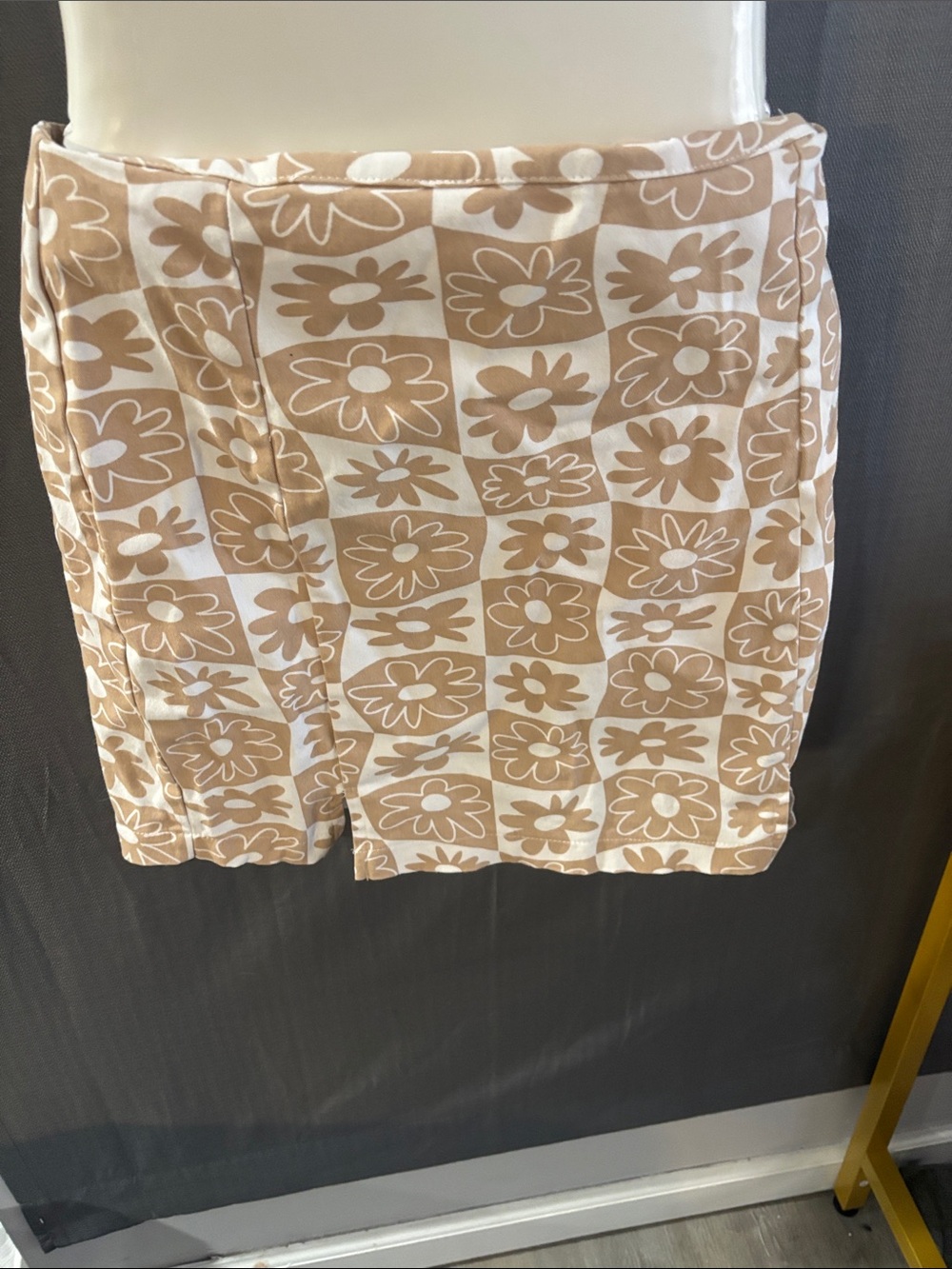 Girls , love on a hanger Beige and White youth skirt